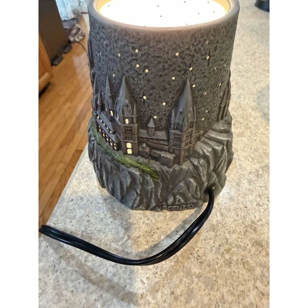 Scentsy Harry Potter Hogwarts Wax Warmer Wizarding World Tested Works w/ Box